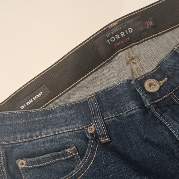 Torrid| plus size 16 R Premium sky high skinny ankle -Length Womens jeans. - Picture 5 of 9